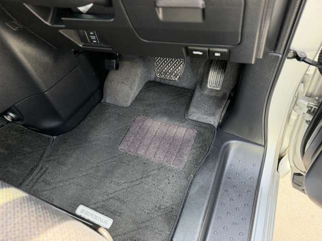 日産 セレナ ２．０ ハイウェイスター Ｖセレクション＋ＳＡＦＥＴＹＩＩ Ｓ－ＨＹＢＲＩＤ H27年 (近畿) 99