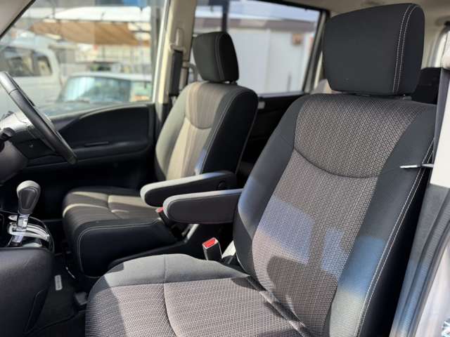 日産 セレナ ２．０ ハイウェイスター Ｖセレクション＋ＳＡＦＥＴＹＩＩ Ｓ－ＨＹＢＲＩＤ H27年 (近畿) 99