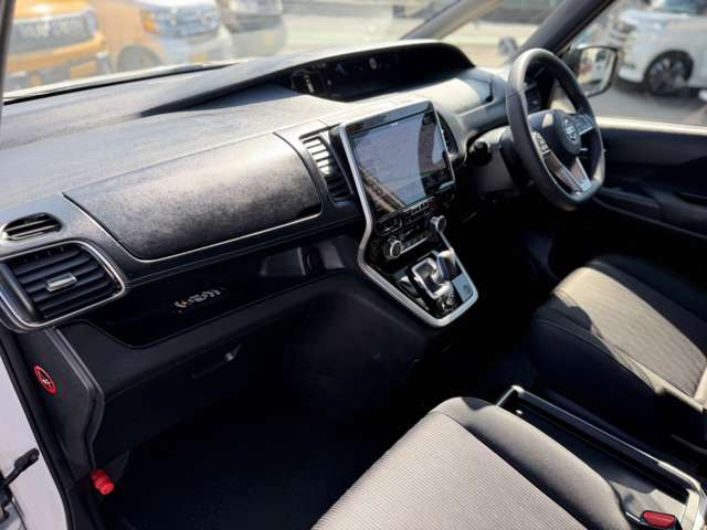 日産 セレナ １．２ Ｅ－ＰＯＷＥＲ ハイウェイスター Ｖ H30年 (近畿) 99