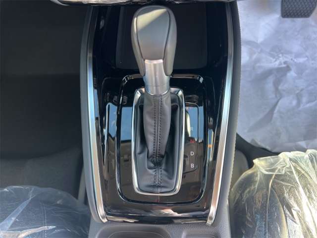 ホンダ ヴェゼル １．５ Ｅ：ＨＥＶ Ｚ R8年 (近畿) 99