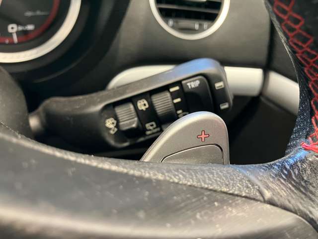 アルファロメオ アルファブレラ ２．２ ＪＴＳ セレスピード ＴＩ H22年 (近畿) 99