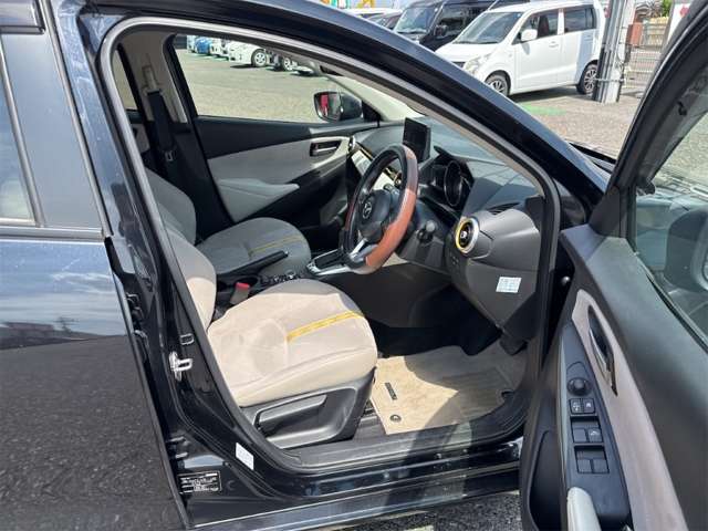 マツダ ＭＡＺＤＡ２ １．５ １５Ｓ サンリット シトラス R4年 (近畿) 99