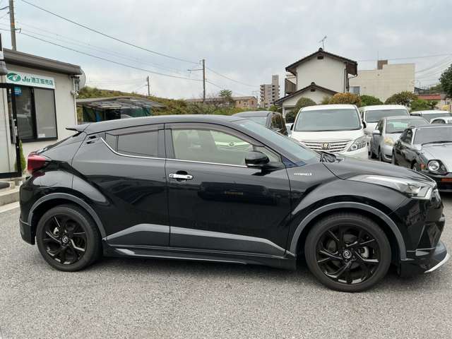 トヨタ Ｃ−ＨＲ ハイブリッド １．８ Ｇ モード ネロ R1年 (中国) 99