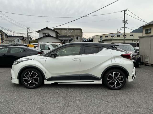 トヨタ Ｃ−ＨＲ ハイブリッド １．８ Ｇ H30年 (中国) 99