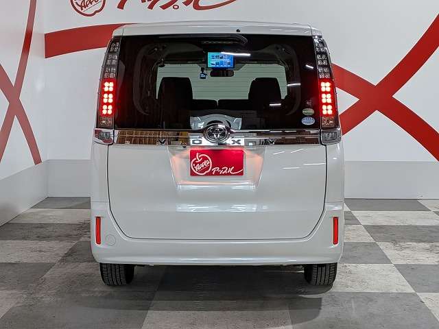 トヨタ ヴォクシー ２．０ Ｘ ４ＷＤ H28年 (東北) 99