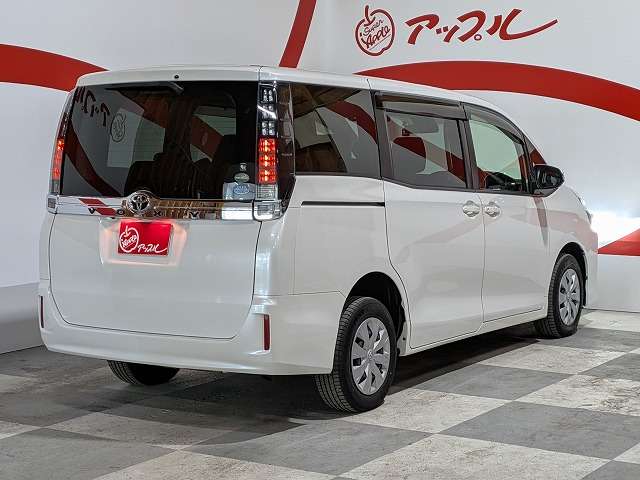 トヨタ ヴォクシー ２．０ Ｘ ４ＷＤ H28年 (東北) 99