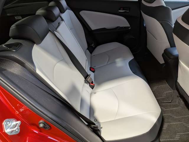 トヨタ プリウス １．８ Ｓ ツーリングセレクション Ｅ－ＦＯＵＲ ４ＷＤ H28年 (東北) 99