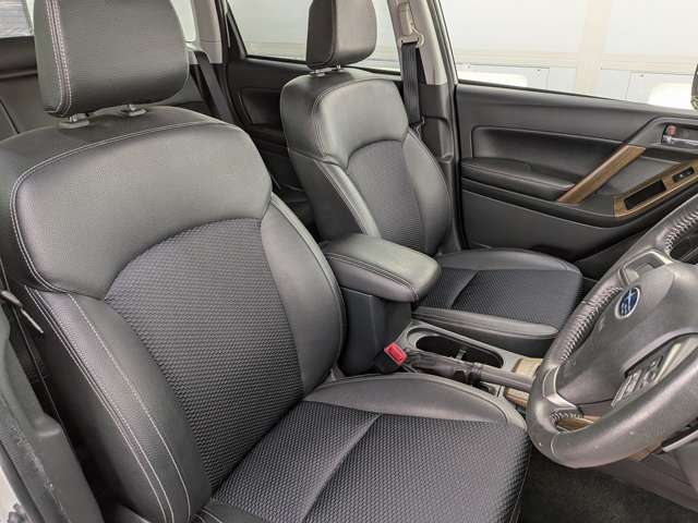 スバル フォレスター ２．０ Ｓ リミテッド ４ＷＤ H27年 (東北) 99