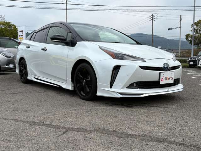 トヨタ プリウス １．８ Ｓ ツーリングセレクション ブラックエディション R4年 (四国) 99