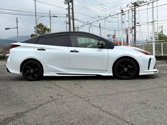 トヨタ プリウス １．８ Ｓ ツーリングセレクション ブラックエディション R4年 (四国) 99