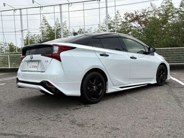 トヨタ プリウス １．８ Ｓ ツーリングセレクション ブラックエディション R4年 (四国) 99