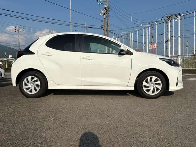 トヨタ ヤリス １．０ Ｘ R3年 (四国) 99