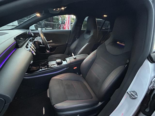 メルセデスベンツ ＣＬＡシューティングブレーク ＣＬＡ１８０ ＡＭＧラインサンルーフ ハーフレザ R2年 () 99