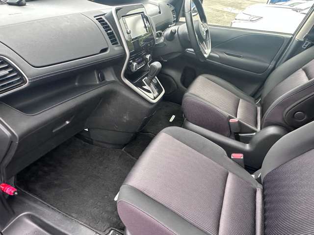 日産 セレナ ２．０ ハイウェイスター Ｖセレクション H29年 (関東) 99