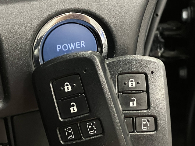 トヨタ ヴォクシー １．８ ハイブリッド ＺＳ 煌ＩＩ R1年 () 99