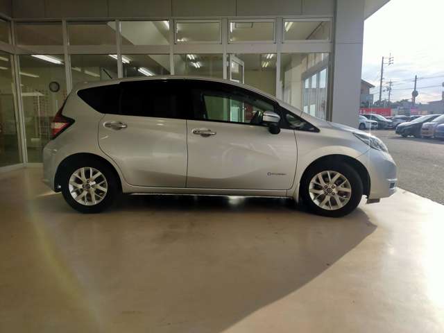 日産 ノート １．２ Ｅ－ＰＯＷＥＲ Ｘ R1年 (中国) 99