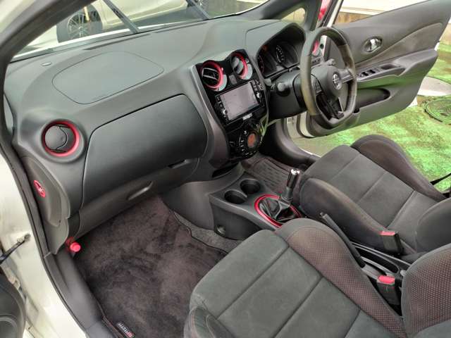 日産 ノート １．６ ＮＩＳＭＯ Ｓ H29年 (近畿) 99
