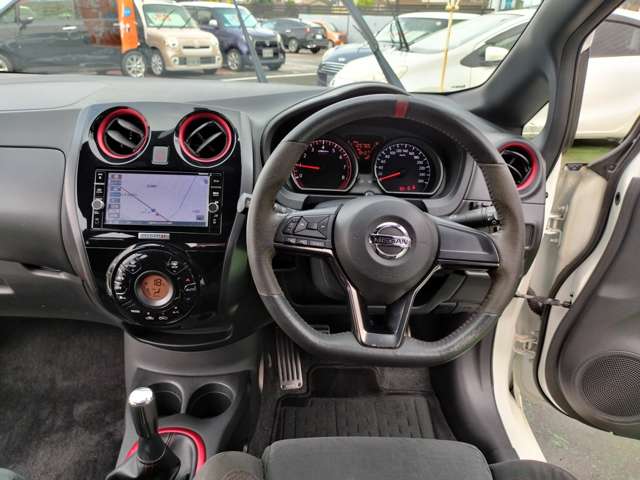 日産 ノート １．６ ＮＩＳＭＯ Ｓ H29年 (近畿) 99