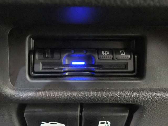 日産 エクストレイル ２．０ ２０ＸＩ ２列車 ４ＷＤ R1年 () 99