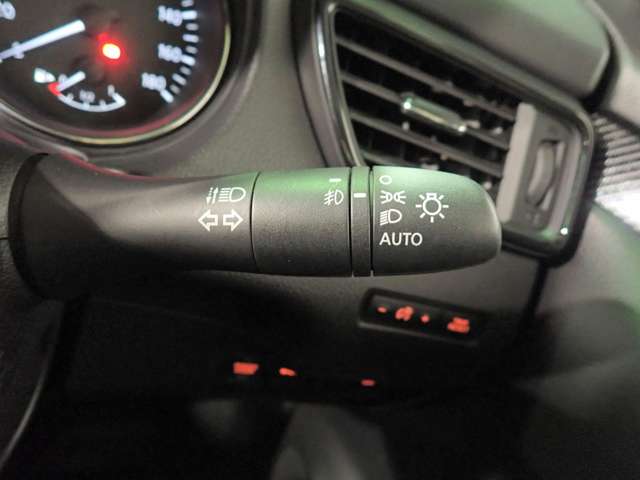 日産 エクストレイル ２．０ ２０ＸＩ ２列車 ４ＷＤ R1年 () 99