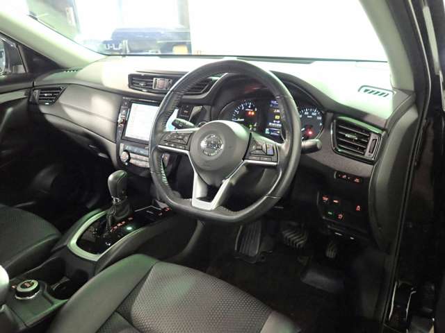 日産 エクストレイル ２．０ ２０ＸＩ ２列車 ４ＷＤ R1年 () 99