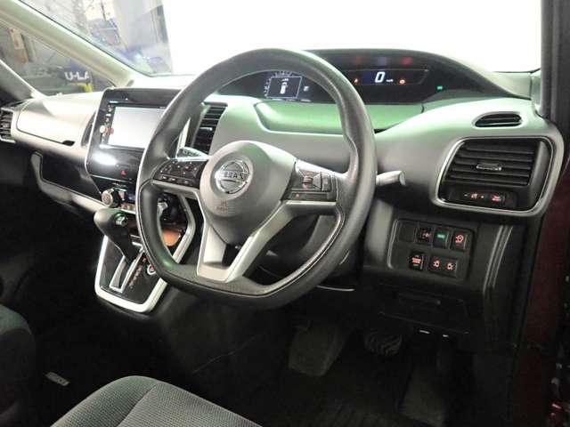 日産 セレナ ２．０ Ｘ Ｖセレクション H30年 () 99