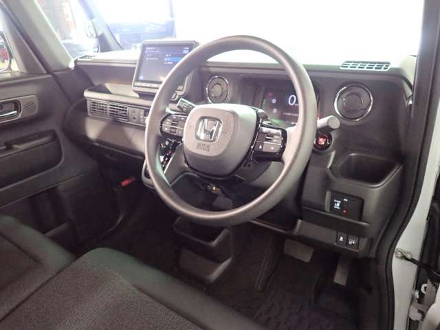 ホンダ Ｎ　ＢＯＸ カスタム ６６０ R8年 () 99