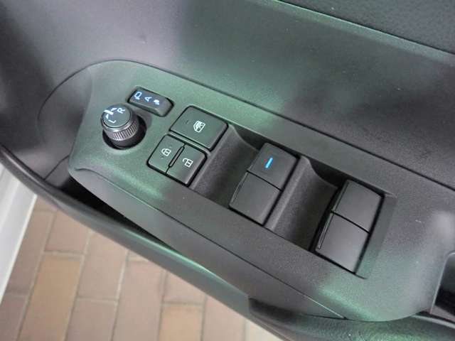 トヨタ アクア １．５ Ｘ R7年 () 99