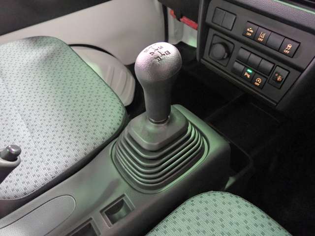 日産 クリッパートラック ６６０ ＤＸ R8年 () 99
