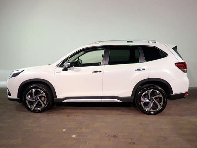 スバル フォレスター　ハイブリッド ２．０ アドバンス ４ＷＤ R5年 () 99