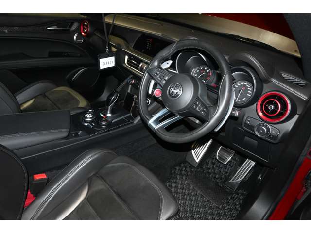 アルファロメオ ステルヴィオ ２．９ Ｖ６ ビターボ クアドリフォリオ ４ＷＤ R1年 (関東) 99
