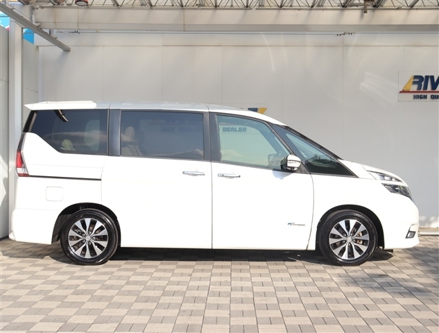 日産 セレナ ２．０ ハイウェイスター Ｖセレクション H29年 () 99