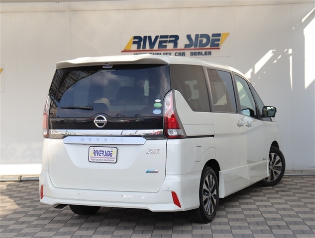 日産 セレナ ２．０ ハイウェイスター Ｖセレクション H29年 () 99