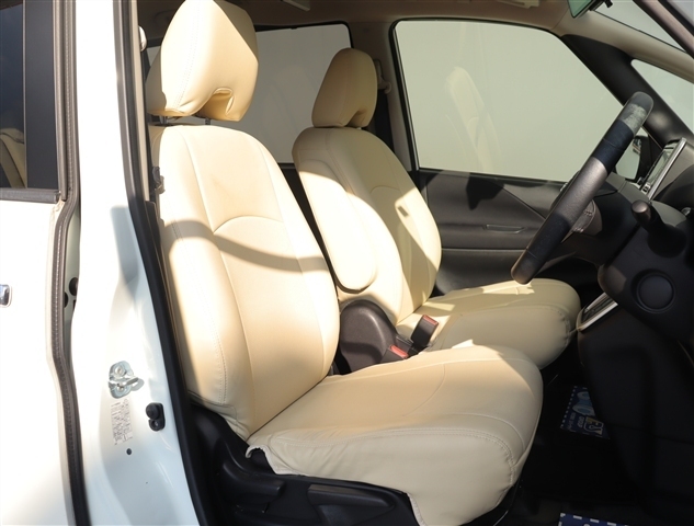 日産 セレナ ２．０ ハイウェイスター Ｖセレクション H29年 () 99