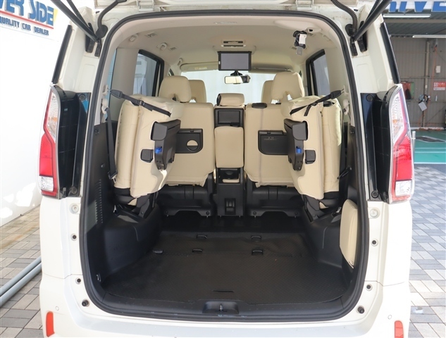 日産 セレナ ２．０ ハイウェイスター Ｖセレクション H29年 () 99