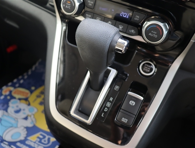 日産 セレナ ２．０ ハイウェイスター Ｖセレクション H29年 () 99