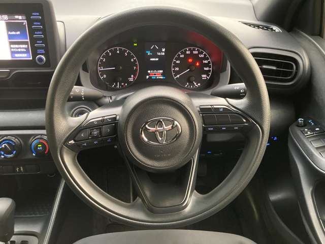 トヨタ ヤリス １．０ Ｘ R4年 (東海) 99