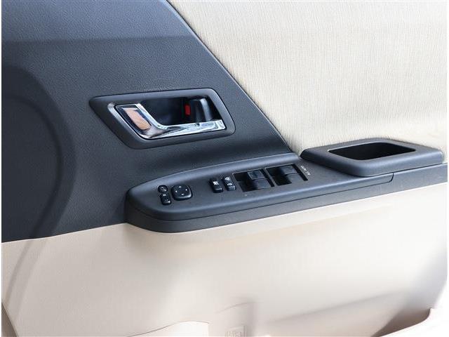トヨタ アルファード　ハイブリッド ２．４ Ｘ ウェルキャブ サイドリフトアップシート車 脱着タイプ 電動式 ４ＷＤ H25年 () 99