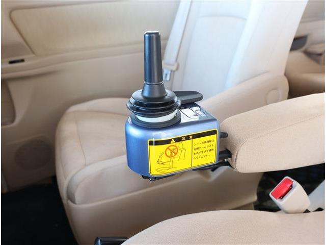 トヨタ アルファード　ハイブリッド ２．４ Ｘ ウェルキャブ サイドリフトアップシート車 脱着タイプ 電動式 ４ＷＤ H25年 () 99