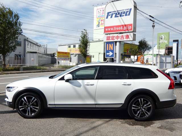ボルボ Ｖ９０クロスカントリー Ｄ４ ＡＷＤ ノルディック エディション ディーゼルターボ ４ＷＤ R1年 (東海) 99