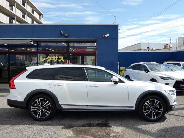 ボルボ Ｖ９０クロスカントリー Ｄ４ ＡＷＤ ノルディック エディション ディーゼルターボ ４ＷＤ R1年 (東海) 99