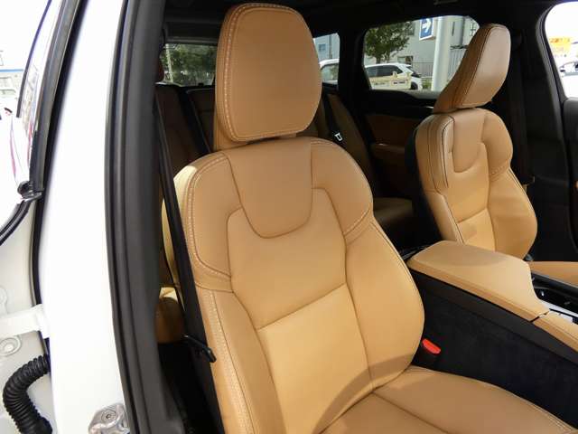 ボルボ Ｖ９０クロスカントリー Ｄ４ ＡＷＤ ノルディック エディション ディーゼルターボ ４ＷＤ R1年 (東海) 99
