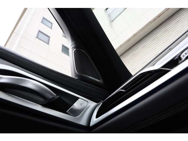 ＢＭＷ ７シリーズ ７５０ＬＩ Ｘドライブ Ｍスポーツ ４ＷＤ R1年 () 99