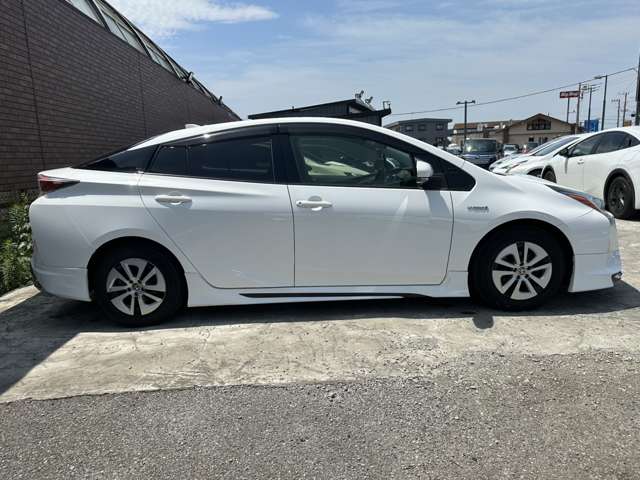 トヨタ プリウス １．８ Ｓ H28年 (関東) 99