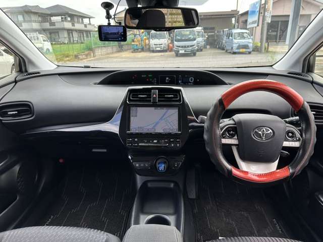 トヨタ プリウス １．８ Ｓ セーフティ プラス H29年 (関東) 99