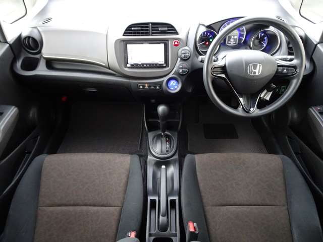 ホンダ フィット　シャトル　ハイブリッド １．３ Ｃ H26年 () 99
