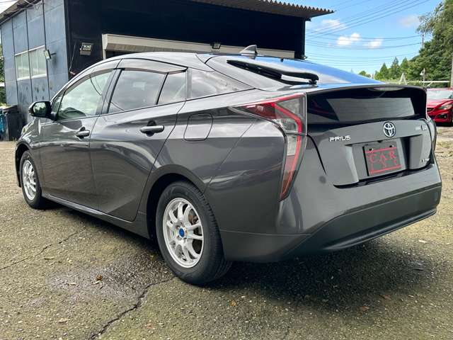 トヨタ プリウス １．８ Ｓ Ｅ－ＦＯＵＲ ４ＷＤ H28年 (関東) 99