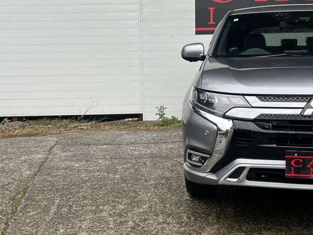三菱 アウトランダーＰＨＥＶ ２．４ Ｇ プレミアムパッケージ ４ＷＤ H30年 (関東) 99
