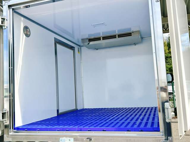 ダイハツ ハイゼットトラック ４ＷＤ 低温冷蔵冷凍車 －２５℃設定 R8年 (関東) 99