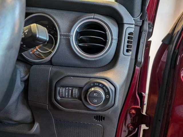 ジープ ラングラー　アンリミテッド アンリミテッド サハラ ３．６Ｌ ４ＷＤ R3年 (四国) 99